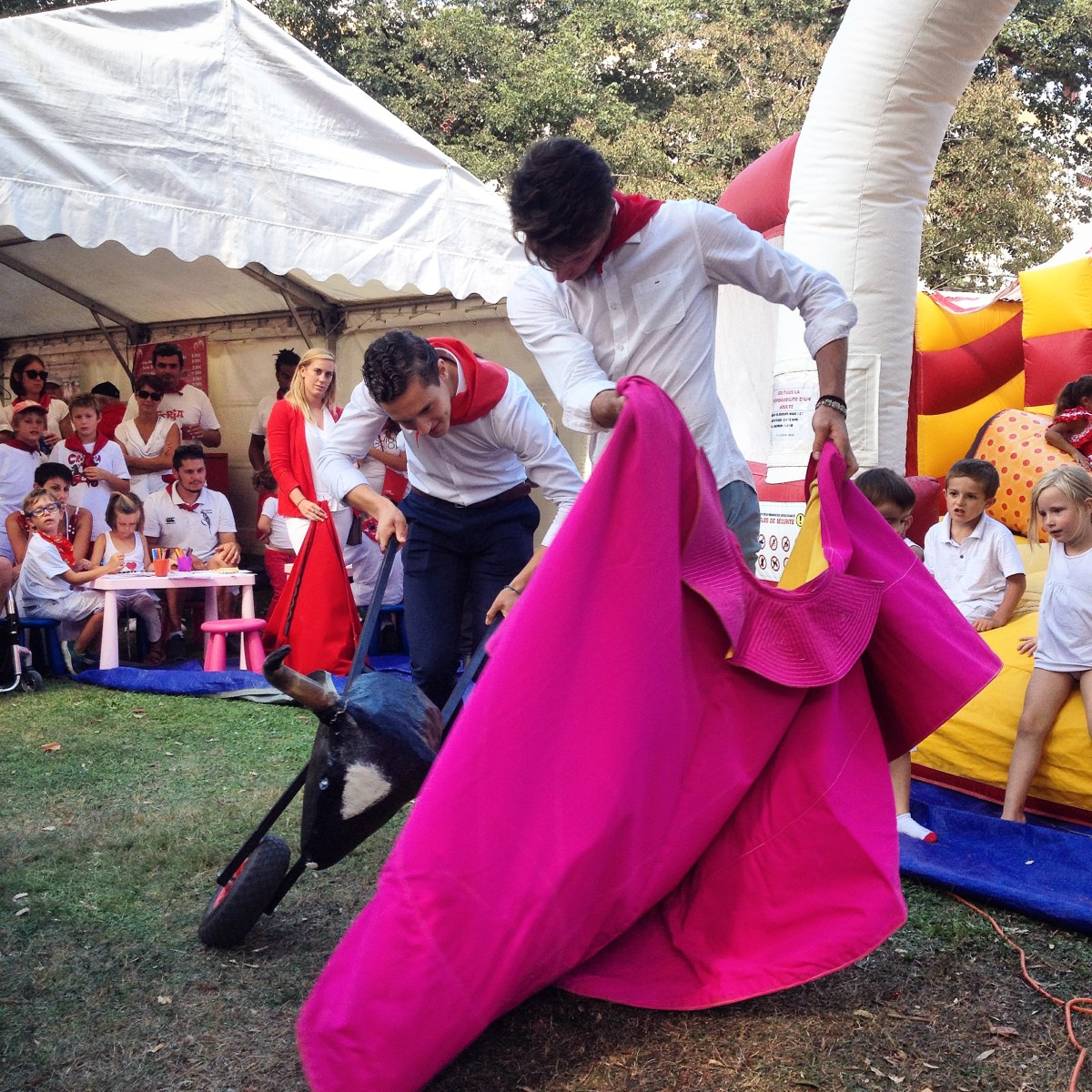 Cours de toreo de salon avec Tibo Garcia et Adrien Salenc