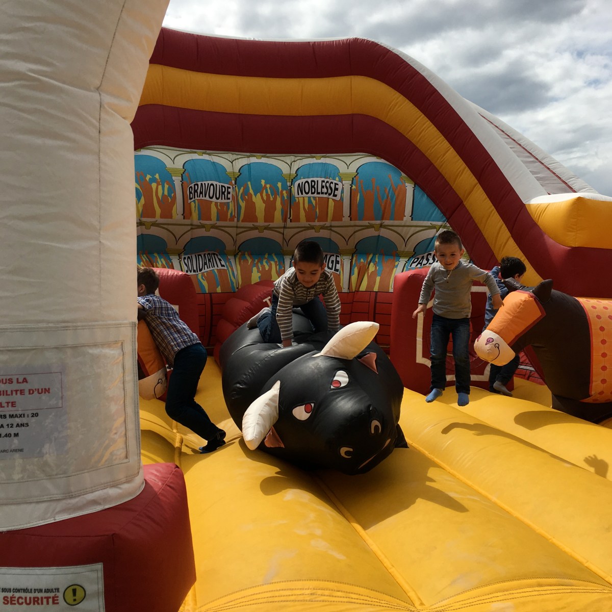 Jeu gonflable trop cool